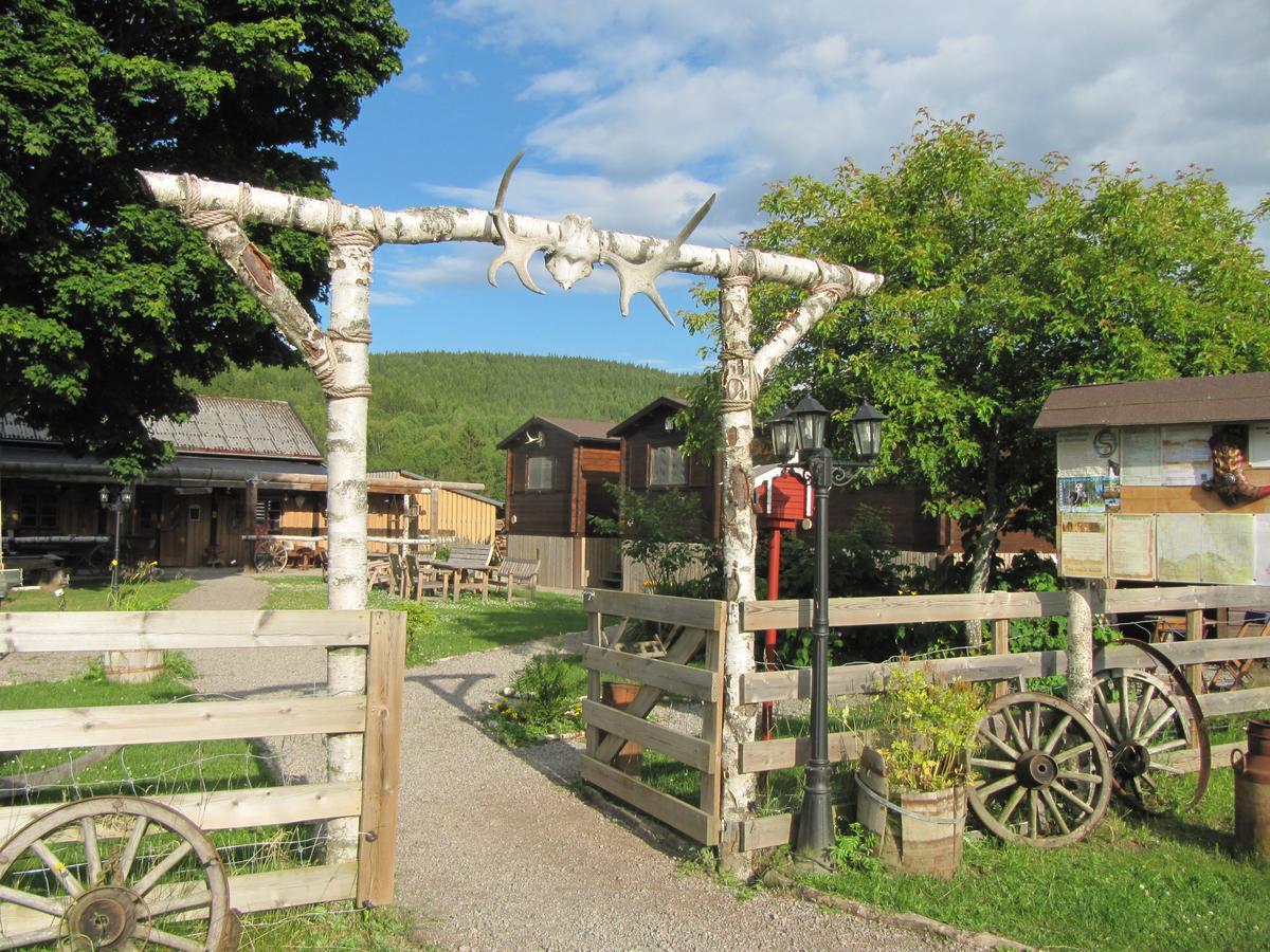 Sun Dance Ranch Bed & Breakfast Eksharad Exterior photo